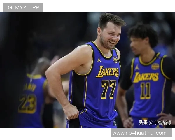 东契奇赛前状态良好决定出战球队配合默契多次命中三分球 东契奇赛前状态良好决定出战球队配合默契多次命中三分球